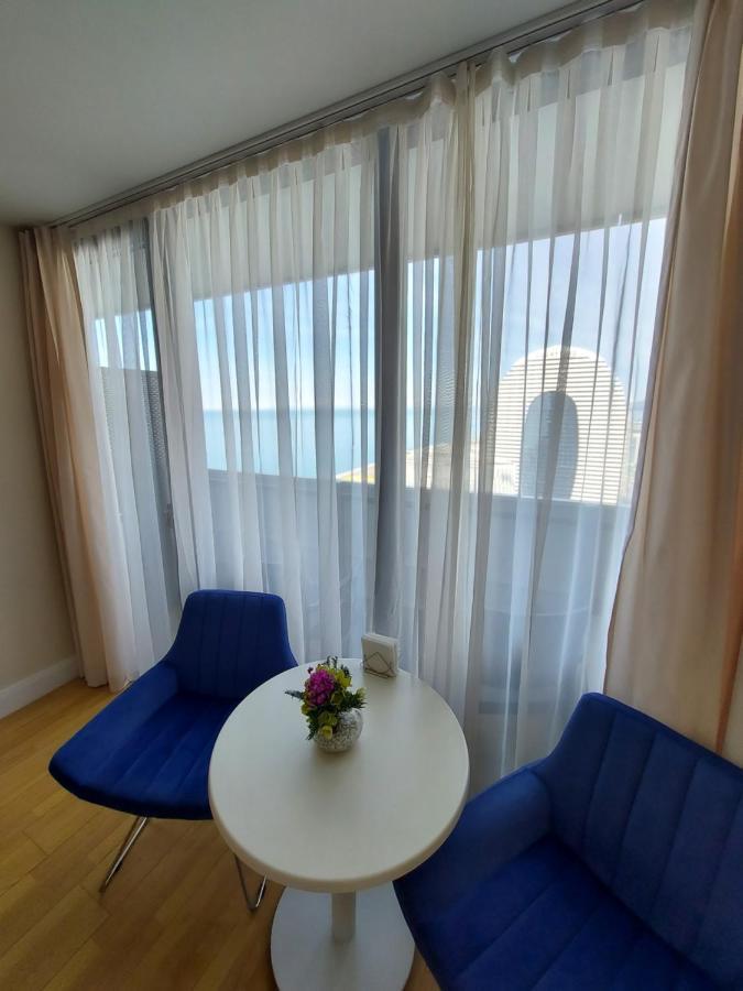 Номера На Высоких Этажах 24,31 Apartment Batumi Exterior photo